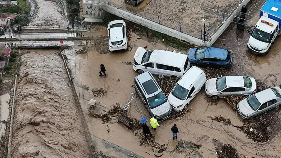 Türkiye'de Şiddetli Yağış Alarmı: Sel Felaketi ve Meteorolojik Uyarılar görseli