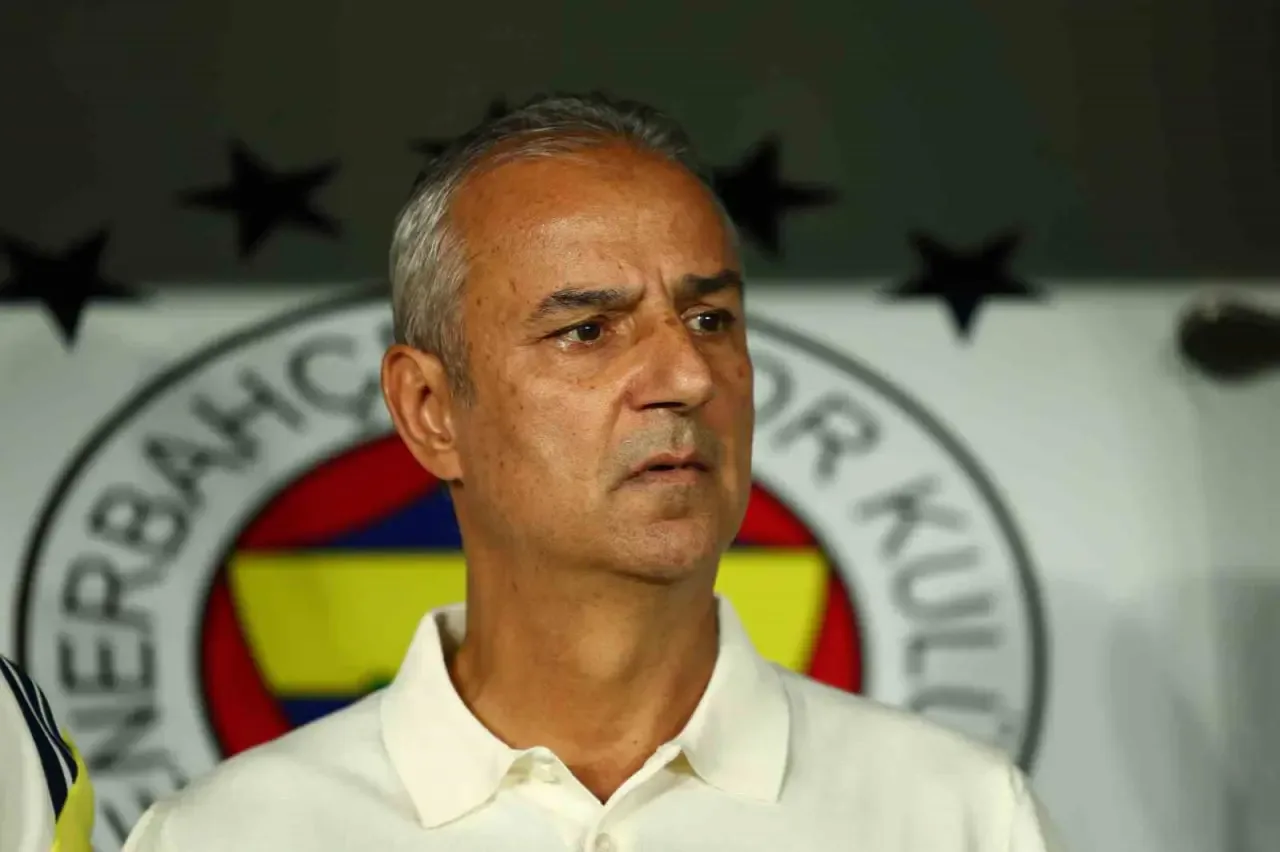 Fenerbahçe'de İsmail Kartal Dönemi Resmi Olarak Sona Erdi, Geçici Görevde Dirk Kuyt Fenerbahçe'de İsmail Kartal Dönemi Resmi Olarak Sona Erdi, Geçici Görevde Dirk Kuyt