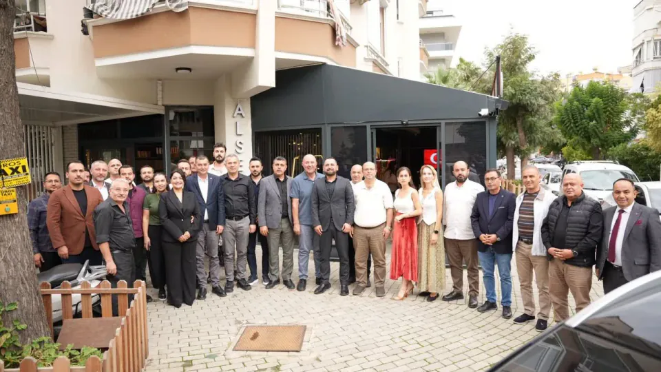 Alanya'da DMD'li Taha Miraç için dev dayanışma: 'İlaç yolunda tek yürek olduk' görseli