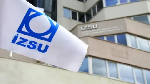 İzmir'de Elektrik Kesintisi Su Şebekesini Etkiledi: İZSU'dan Kritik Uyarı