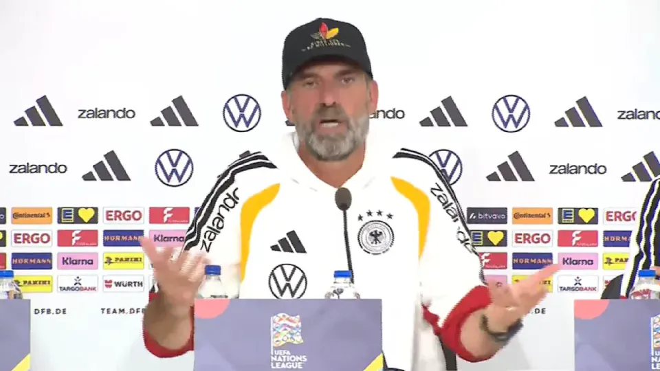 Jürgen Klopp, Kimmich sorularına pes etti: "Resmen vazgeçtim, ne yaparsanız yapın" görseli
