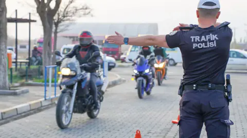 Yaz Döneminde Motosiklet Kazaları Artıyor: Hayat Kurtaran Güvenlik Rehberi