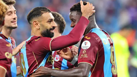 Trabzonspor, Galatasaray'ı 4-0 Yendi: Muhammed Salah Hat-trickle Tarih Yazdı Trabzonspor, Galatasaray'ı 4-0 Yendi: Muhammed Salah Hat-trickle Tarih Yazdı