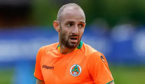Efecan Karaca Alanyaspor'a Veda Etti: 13 Yıllık Aidiyet Sona Erdi Efecan Karaca Alanyaspor'a Veda Etti: 13 Yıllık Aidiyet Sona Erdi