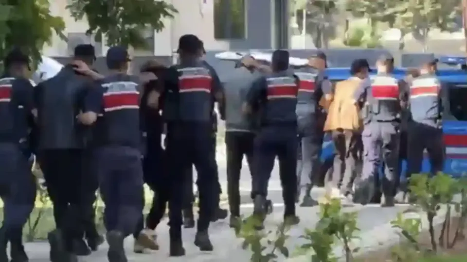 Gaziantep merkezli 3 ilde DEAŞ operasyonu: 5 şüpheli tutuklandı görseli
