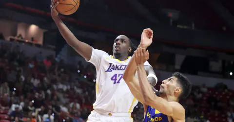Lakers, Arthur Kaluma ile Anlaştı: İki Yönlü Sözleşme İmzalandı