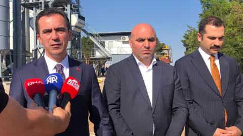 Bitlis'te Köy Yolları İçin Dev Yatırım: 300 Kilometre Sıcak Asfalt Hedefi