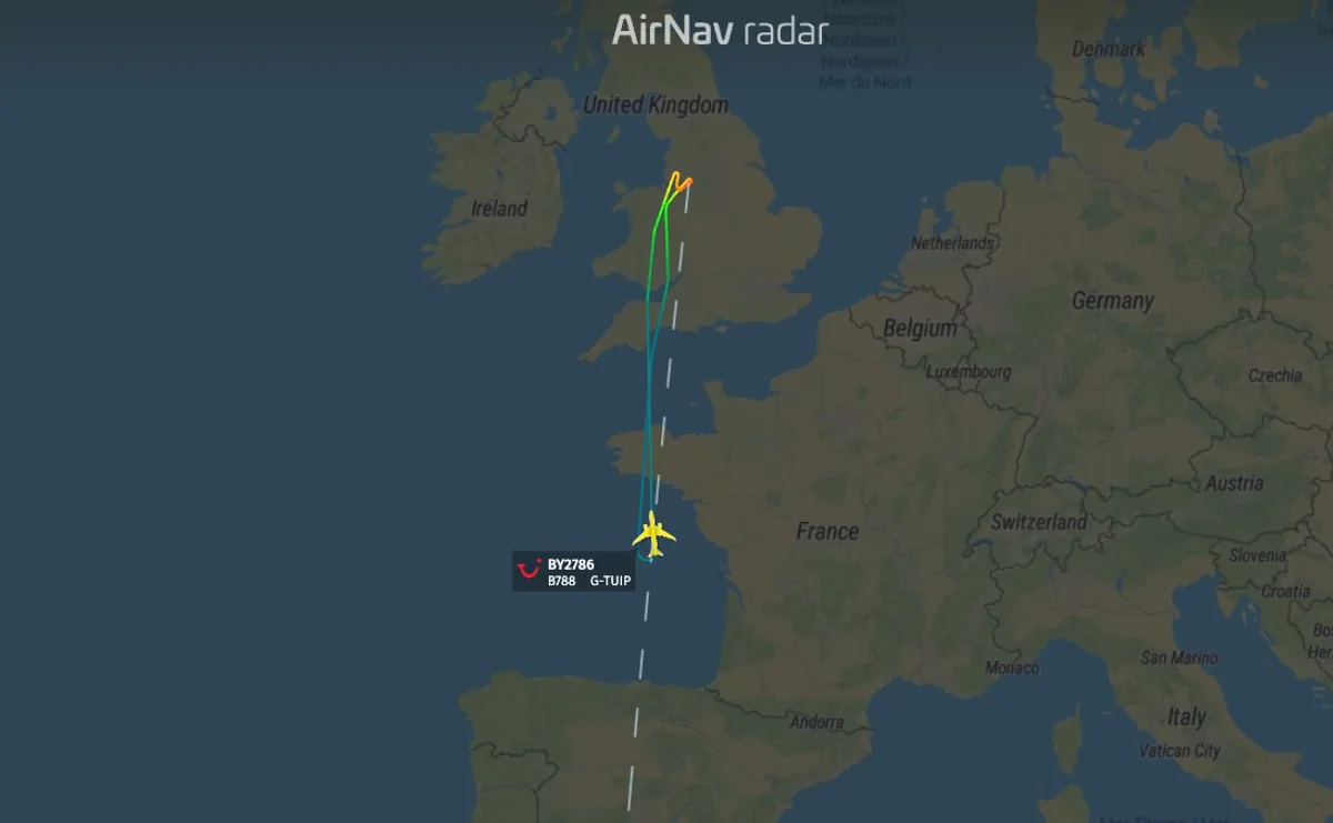 TUI Flight BY2786 Manchester'dan Kalkıştan Kısa Süre Sonra Geri Döndü TUI Flight BY2786 Manchester'dan Kalkıştan Kısa Süre Sonra Geri Döndü