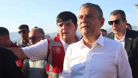 Özgür Özel ve Yeni Parti İddiaları: Siyasette Besni ve Açar Denkleminde Ne Değişiyor?