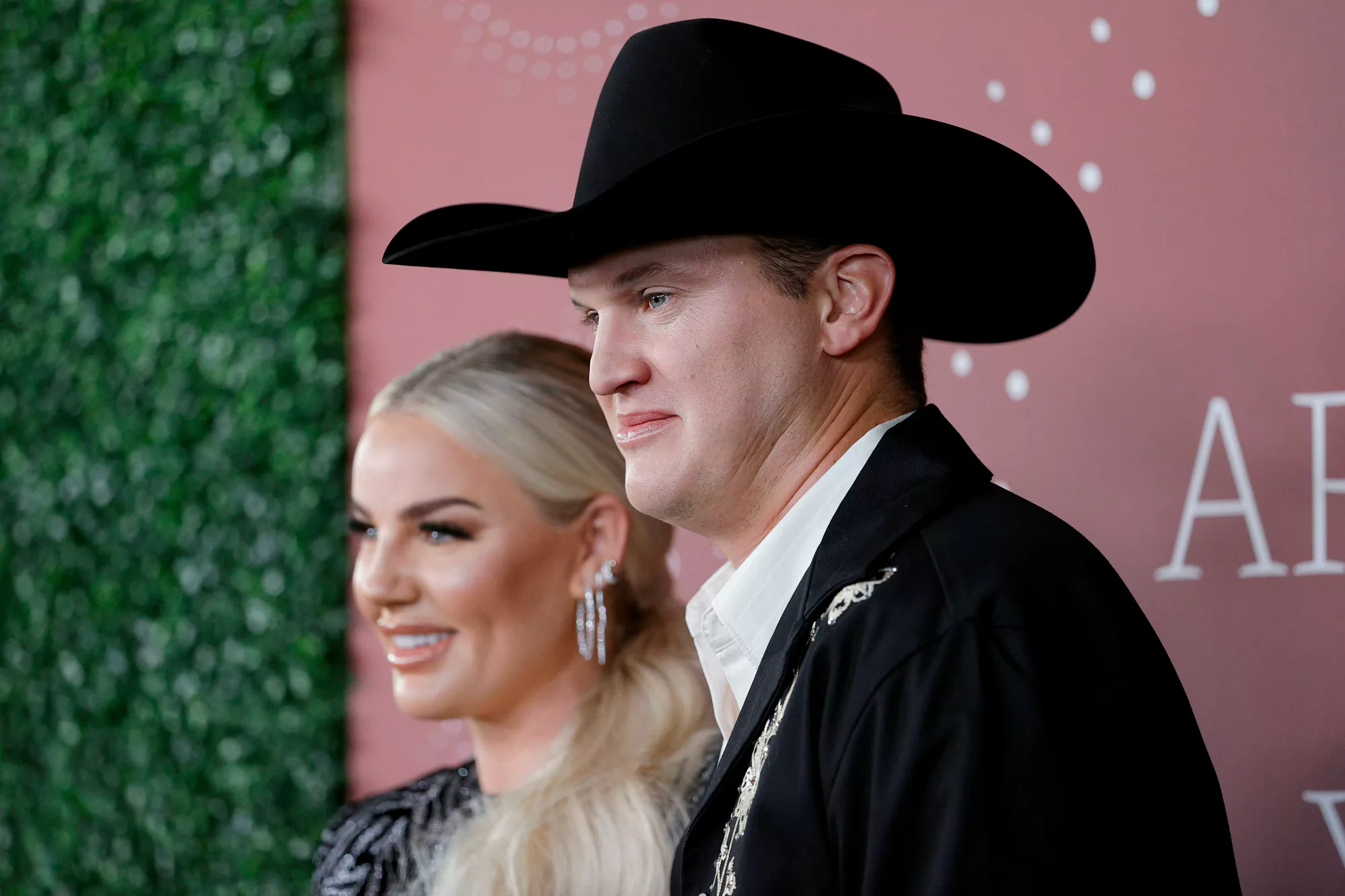 Country Müzik Yıldızı Jon Pardi ve Eşi Summer Pardi Boşanma Kararı Aldı Country Müzik Yıldızı Jon Pardi ve Eşi Summer Pardi Boşanma Kararı Aldı