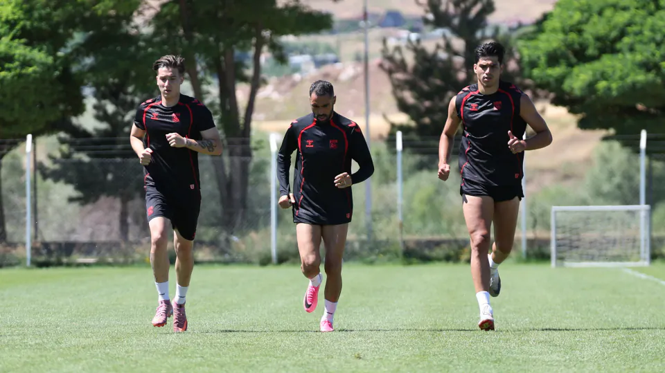 Sivasspor'da Yeni Sezon Hazırlıkları: Tesislerde Çift Mesai Başladı görseli