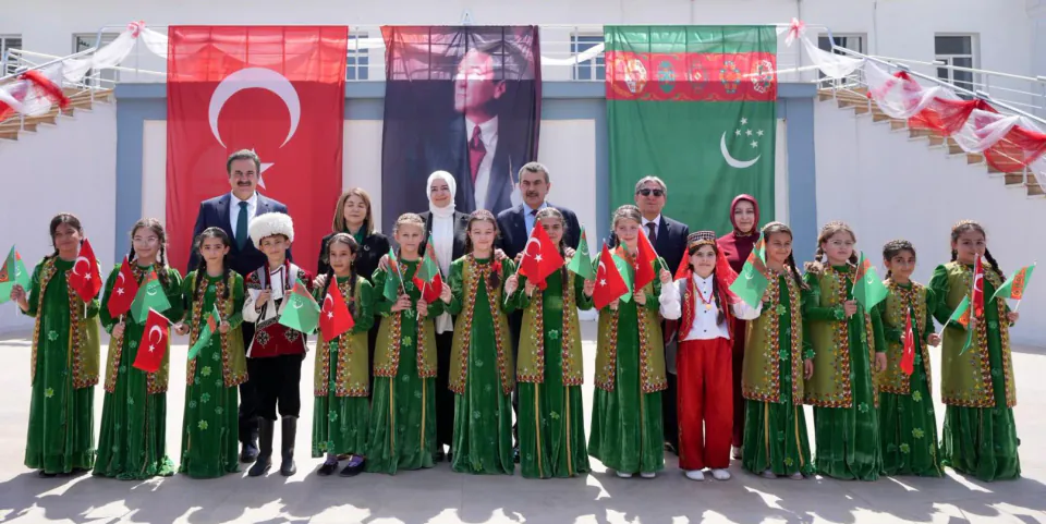 Türkmenistan'da Yaz Sıcakları Etkili: Hidrometeoroloji Servisi'nden Uyarılar görseli