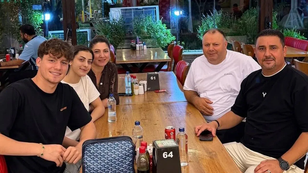 Fenerbahçe Altyapısında Kamil Efe Üregen'den Anlamlı Vefa Ziyareti Fenerbahçe Altyapısında Kamil Efe Üregen'den Anlamlı Vefa Ziyareti