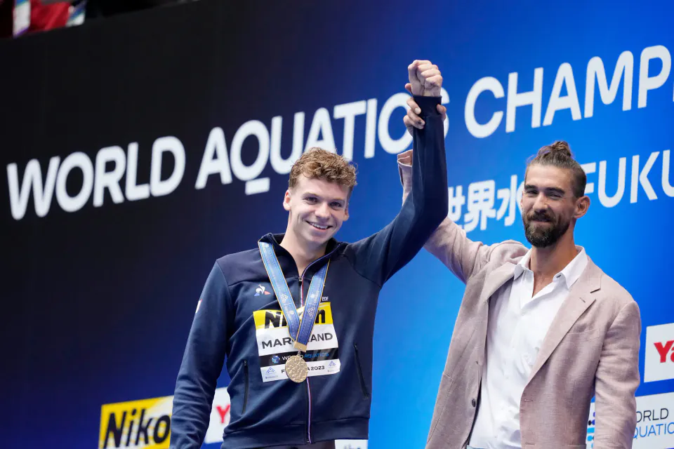 Léon Marchand: Michael Phelps Rekorlarını Sarsan Yeni İkon görseli