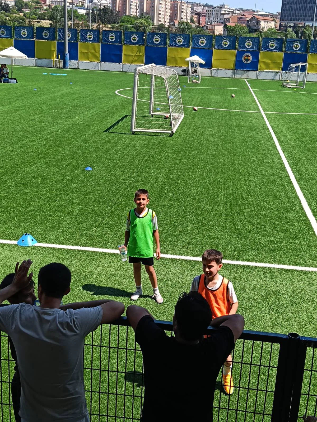 Sandıklı'dan Fenerbahçe'ye: 10 Yaşındaki Genç Yetenek Mustafa Özdayı Dikkat Çekti Sandıklı'dan Fenerbahçe'ye: 10 Yaşındaki Genç Yetenek Mustafa Özdayı Dikkat Çekti