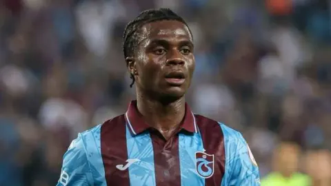 Trabzonspor'da Oulai transferi netleşti: Fiorentina ile anlaşma sağlandı