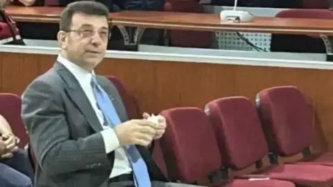 Ekrem İmamoğlu davasında kritik gelişme: Savunma süresi krizi ve salondan çıkarılma