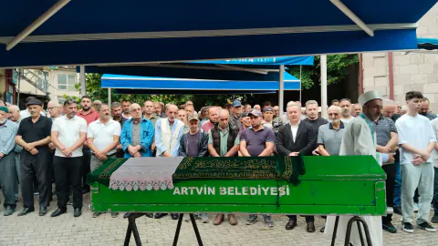 Artvin'de Yas: Fazıl Bilgin ve Mücerret Kara Son Yolculuklarına Uğurlandı