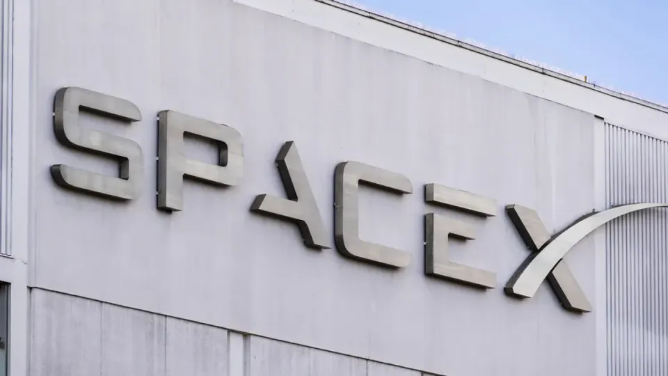 SpaceX'ten Gizemli Yapay Zeka Cihazı: Yatırımcılara Sunulan Yeni Donanım Ne?