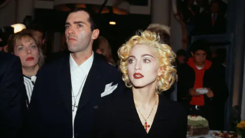 Madonna'nın Bilinmeyen Ailesi: 7 Kardeşi ve Ciccone Hanedanı