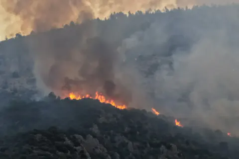 Antalya Kaş'ta Orman Yangınına Havadan ve Karadan Müdahale Sürüyor