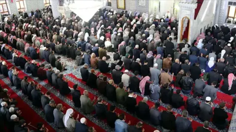 24 Temmuz Cuma Namazı Saatleri Belli Oldu: İstanbul ve Ankara'da Kaçta?