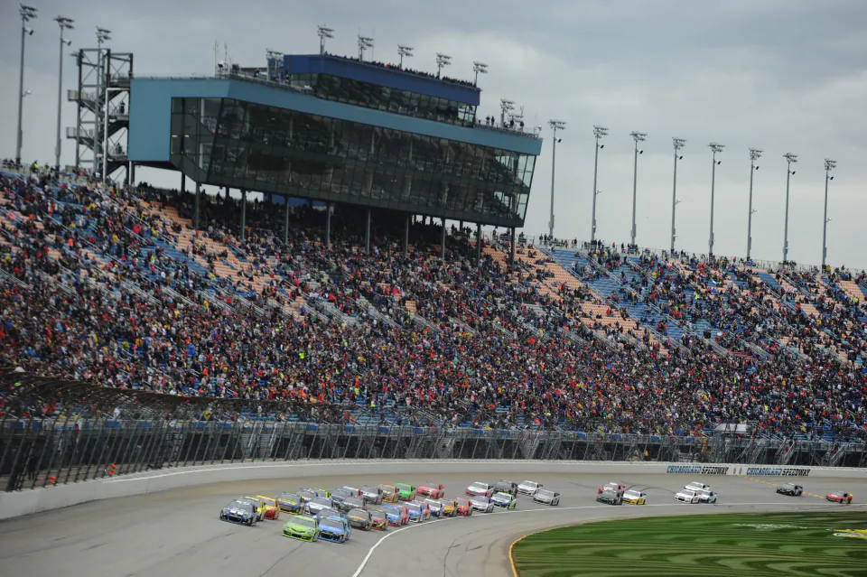 NASCAR'da Heyecan Dorukta: eero 400 Yarışı Chicagoland'de Başlıyor görseli