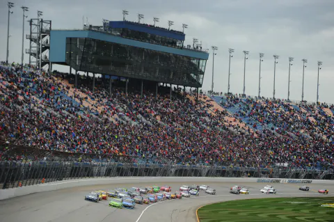 NASCAR'da Heyecan Dorukta: eero 400 Yarışı Chicagoland'de Başlıyor