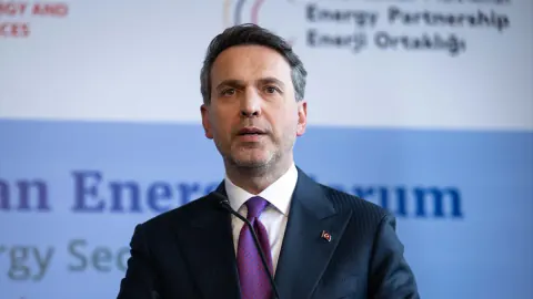 Türkiye Enerji Arz Güvenliğinde Bölgesel Merkez Rolünü Güçlendiriyor