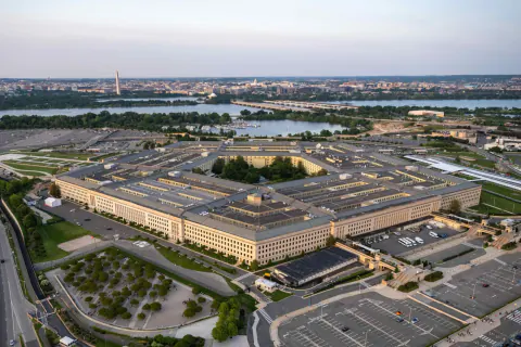 ABD'de Yargı Kararı: Pentagon'un Senatör Mark Kelly Hamlesi Durduruldu