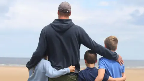 Kate Middleton ve Prens William'dan Tatil Pozları: Üç Çocukla Yaz Tatili