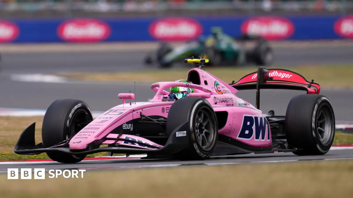 Nikola Tsolov Silverstone'da Tarih Yazdı: Formula 2'de Rekor Geliyor Nikola Tsolov Silverstone'da Tarih Yazdı: Formula 2'de Rekor Geliyor