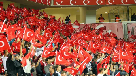 İtalya-Türkiye Maçı: Bologna'da Taraftarlara Sıfır Tolerans, Toplanma Alanı ve Yasaklar Açıklandı