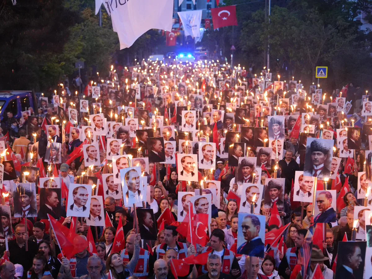 4 Temmuz'da Küresel Coşku: ABD'de Bağımsızlık, Ataşehir'de Caz 4 Temmuz'da Küresel Coşku: ABD'de Bağımsızlık, Ataşehir'de Caz