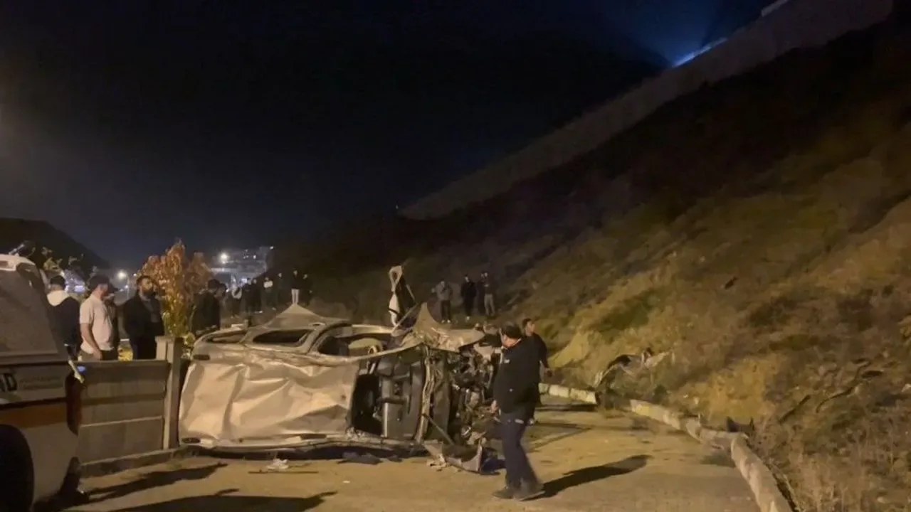 Şarampolden caddeye devrilen araçta 20 yaşındaki Kerim Can hayatını kaybetti Şarampolden caddeye devrilen araçta 20 yaşındaki Kerim Can hayatını kaybetti