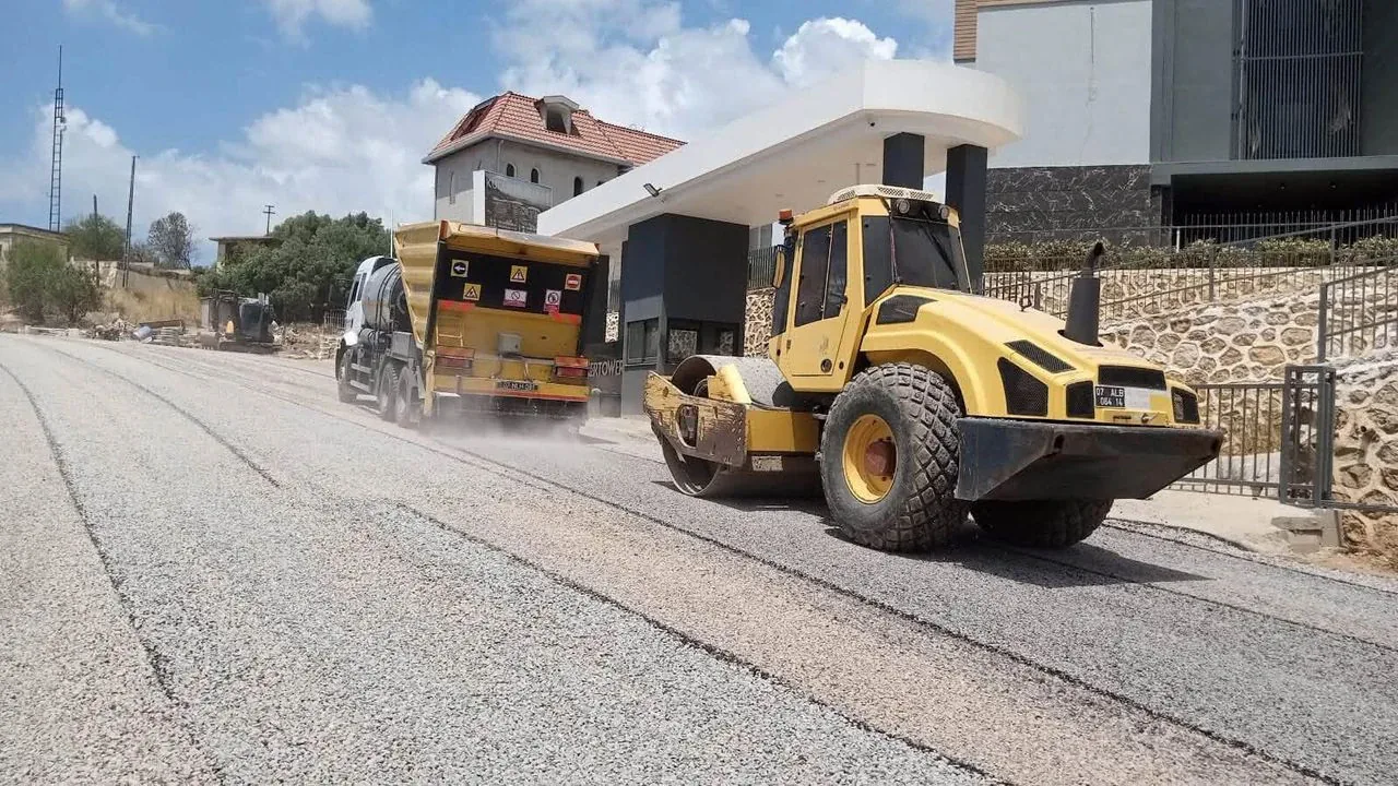 Alanya'da Yol Çalışmaları Hafta Sonu Kesintisiz Sürüyor Alanya'da Yol Çalışmaları Hafta Sonu Kesintisiz Sürüyor