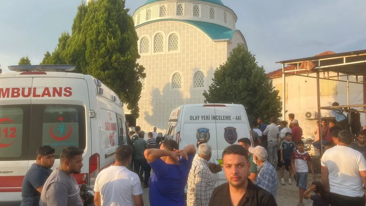 Aydın'da cami inşaatında iskele faciası: 1 ölü, 1 yaralı Aydın'da cami inşaatında iskele faciası: 1 ölü, 1 yaralı