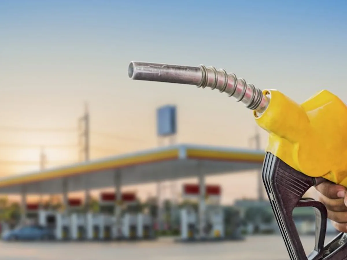 Akaryakıt fiyatlarına zam geldi: Benzin ve motorin litre fiyatları yükseldi Akaryakıt fiyatlarına zam geldi: Benzin ve motorin litre fiyatları yükseldi