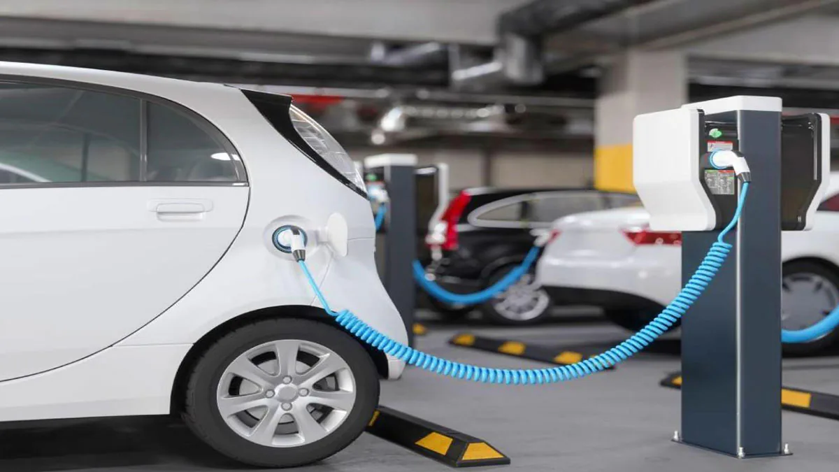 Elektrikli Araç Pazarında 2026 Kırılması: Menzil ve Batarya Devrimi Elektrikli Araç Pazarında 2026 Kırılması: Menzil ve Batarya Devrimi