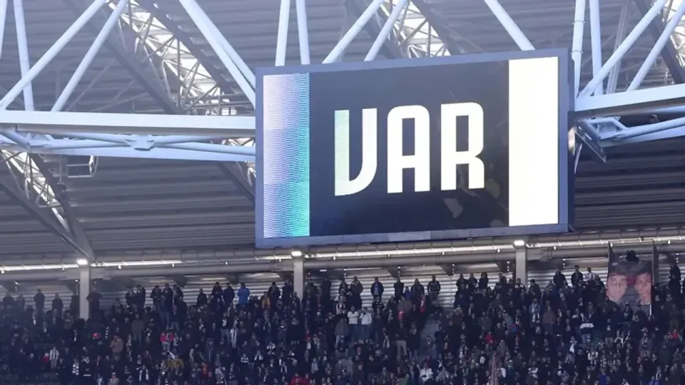 UEFA'dan VAR'da Devrim: 2026-2027 Sezonunda İnceleme Kapsamı Daralıyor görseli