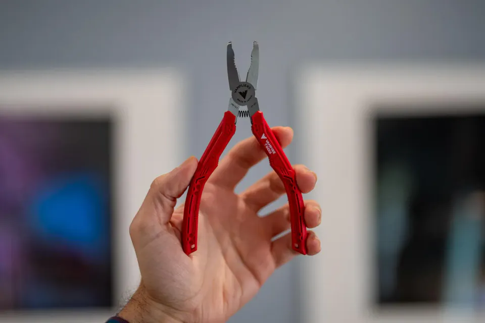 Sıyırmış Vidalar İçin Kesin Çözüm: Japon Teknolojisi Vampliers ile Tanışın görseli
