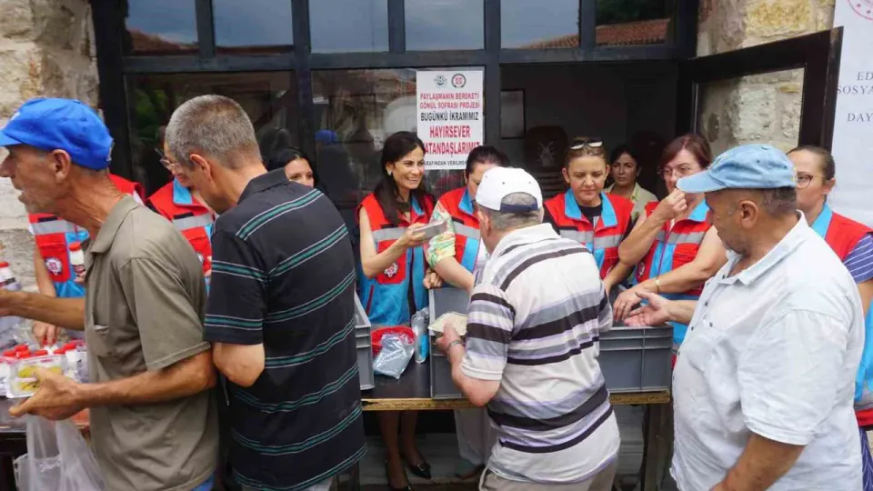 Edirne'de 'Paylaşmanın Bereketi' Gönül Sofrası Her Hafta Devam Edecek görseli