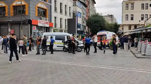 Fatih'te döviz bürosunda silahlı saldırı: 2 ölü, 2 yaralı