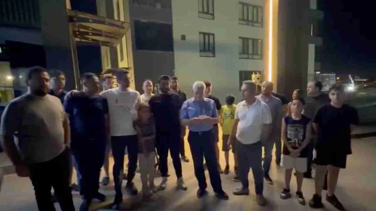 Gaziantep Şehitkamil'de Elektrik Kesintisi Protestosu: Sancaktepe Mahallesi Ayakta Gaziantep Şehitkamil'de Elektrik Kesintisi Protestosu: Sancaktepe Mahallesi Ayakta