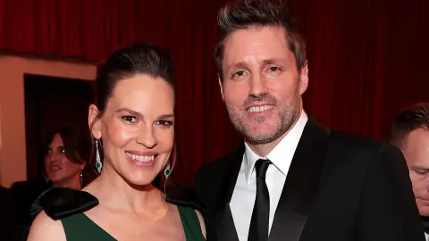 Hilary Swank üçüncü çocuğunu doğurdu: 'Hayatımın erkeği' Philip Schneider ile mutluluk tahtası
