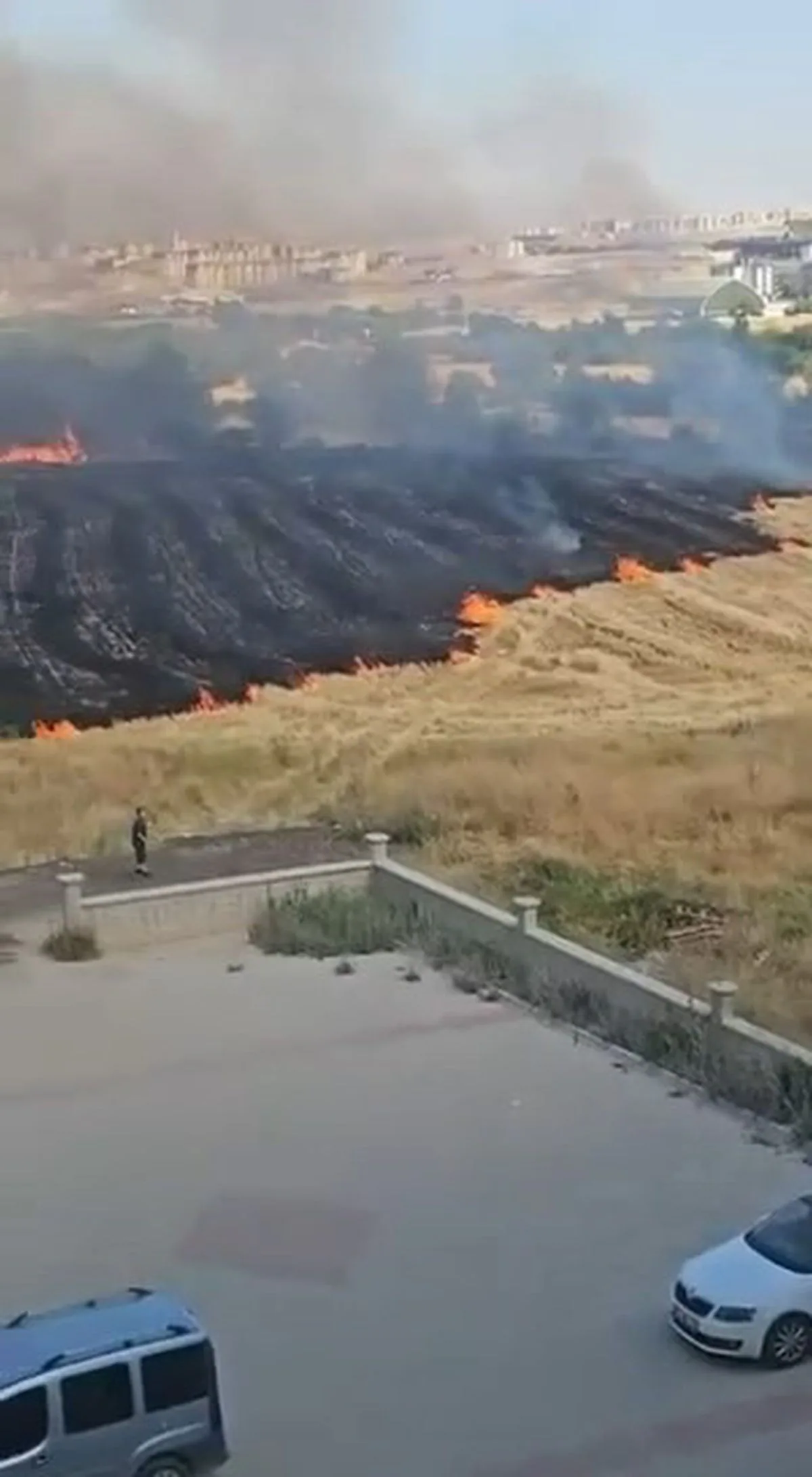 Elazığ'da 19 Yangına Müdahale Eden İtfaiye Personelleri Yaralandı Elazığ'da 19 Yangına Müdahale Eden İtfaiye Personelleri Yaralandı