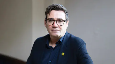 Andy Burnham'dan Radikal Vergi Hamlesi: Arazi Değer Vergisi Gündemde
