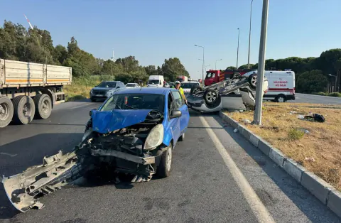 Söke'de Korkutan Kaza: İki Otomobil Çarpıştı, 4 Yaralı