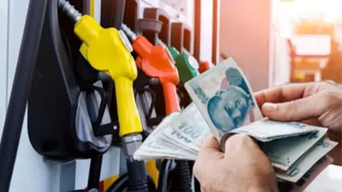 Uşak Akaryakıt Fiyatları 27 Haziran: Benzin, Motorin ve LPG Ne Kadar?