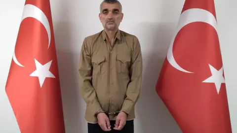 MİT'ten DEAŞ'a kritik darbe: 'Faruk Ofisi' sorumlusu Talip Güler yakalandı MİT'ten DEAŞ'a kritik darbe: 'Faruk Ofisi' sorumlusu Talip Güler yakalandı